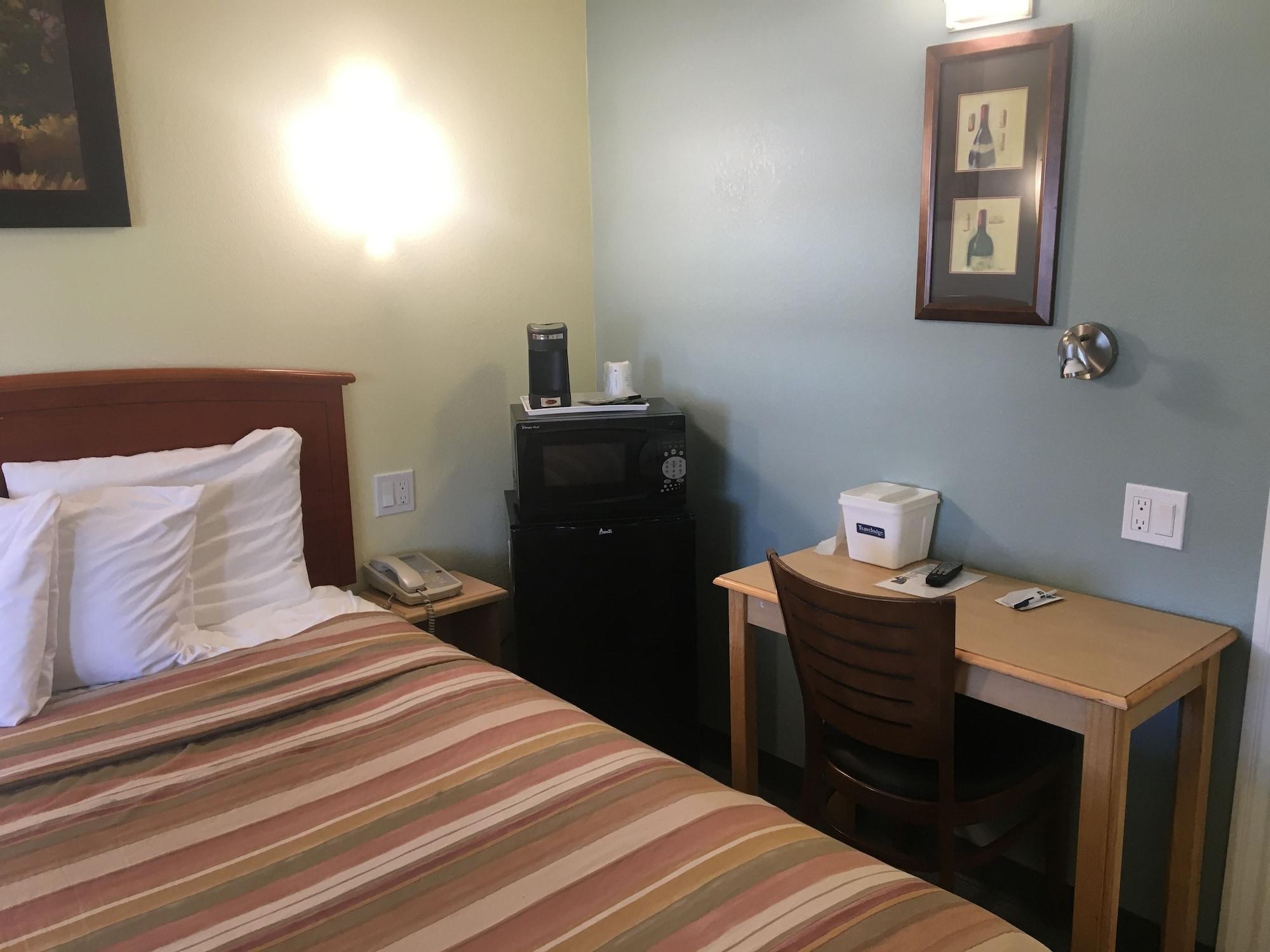 Travelodge By Wyndham Fairfield/Napa Valley Экстерьер фото